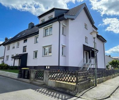 Großzügige 3-Zimmer-WE in frisch saniertem 3-Familienhaus