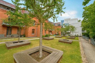 Exklusiv in Potsdam – Berliner Vorstadt: Charmante 2-Zimmer-Wohnung mit sonniger Hofterrasse, Balkon