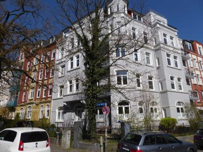 Helle 3-Zimmer Altbauwohnung in Kiel-Ravensberg
