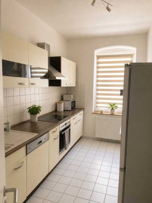 Frisch renovierte  zentrumsnahe 2-Zimmer-Wohnung mit Erker im beliebten Künstlerviertel