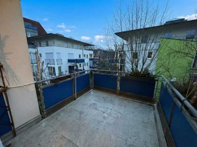 Charmante Zwei-Zimmerwohnung mit Balkon, optional mit Tiefgaragen-Stellplatz in Schleußig!