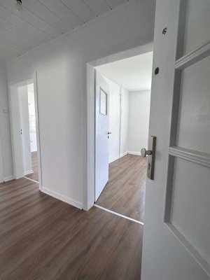 Frisch renovierte 2,5 Raum-Wohnung in Oberhausen-Dümpten