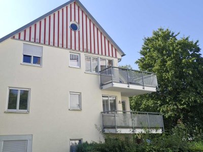 Traumhaft schön... 3-Zi. Wohnung mit BALKON und PKW-Stellplatz