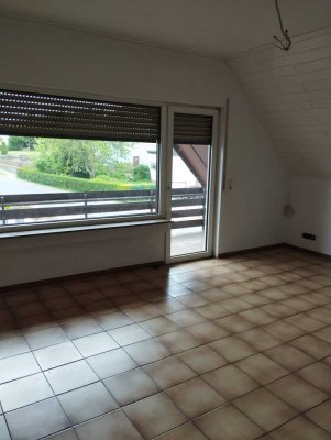 Attraktive 3,5-Zimmer-Wohnung mit Balkon in Schillingen