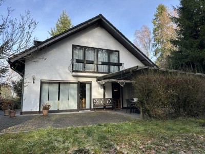 Großzügiges Anwesen am Waldrand vor den Toren Wiesbadens