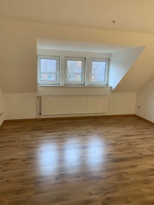 Neuwertige 3-Zimmer Wohnung / WG-Geeignet