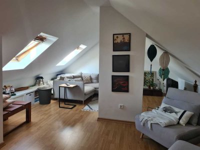 Schöne vier Zimmer Wohnung in Frankfurt am Main