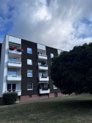 **RESERVIERT** 3-Zimmer-Wohnung mit Balkon – renovierungsbedürftig und frei gestaltbar