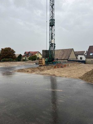 DER BAU HAT BEGONNEN - NEUBAU DHH mit WÄRMEPUMPE in Zornheim**schlüsselfertig ** 258,53 qm Grundst.