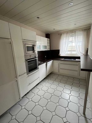 Stilvolle 3-Zimmer-Wohnung mit Einbauküche und gehobener Innenausstattung mit EBK in Wuppertal