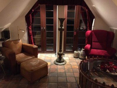 Dachgeschoßwohnung mit Einbauküche und Balkon!