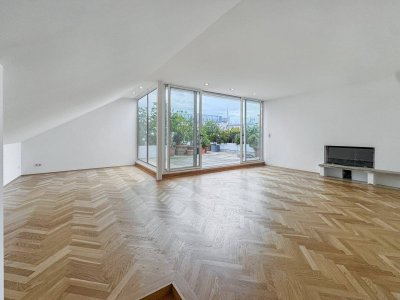 Großzügige DG-Wohnung in repräsentativem Stilaltbau | Börseviertel Nähe Schottenring