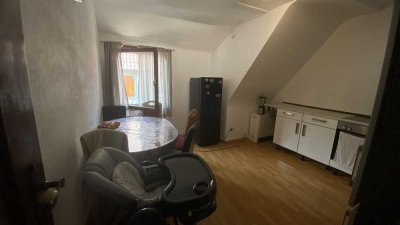 Perfekt für 2 - zentrale 2-Zimmer-Wohnung im DG, Nähe ÖPNV