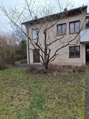 kleine, feine 43 m² Wohnung inkl. Terrasse und Carport in bester Lage