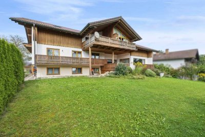 Bergblick, guter Zustand, besonderer Grundriss – 5-Zi.-ETW mit Stellplatz und zusätzlichen Optionen