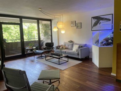 Schöne, bezugsfertige Maisonette-Wohnung mit Balkon und EBK in zentraler Lage