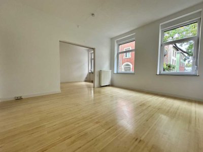 Wohlfühlwohnung mit Garten, Terrasse, Dach bereits neu, Weststadt
