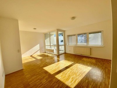 EINZIMMERWOHNUNG MIT LOGGIA UND TIEFGARAGENPLATZ in NEUZEUG!