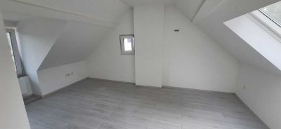 Kernsanierte 2,5-Zimmer-Dachgeschosswohnung – 65 m², ideal für WG oder Homeoffice