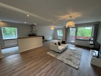 frei lieferbare 2,5 Zimmer-Eigentumwohnung mit Balkon und Tiefgaragenstellplatz in Poppenbüttel