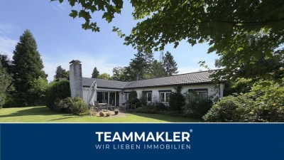PLATZ, RUHE UND VIEL GRÜN – großer Bungalow mit Traumgrundstück in bester Lage