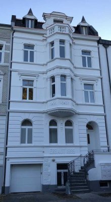 ERSTBEZUG NACH SANIERUNG: Tolle 2-Zimmer Dachgeschosswohnung mit kl. Balkon in Bonn-Kessenich n.V.