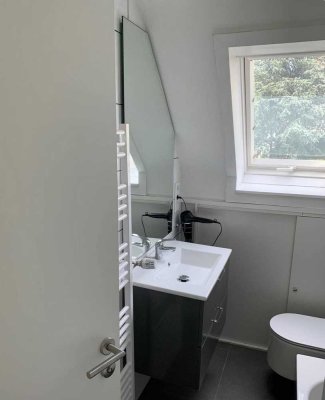 Tolle Aussicht unterm Dach: möblierte 2-Zi-Whg., 49 m2