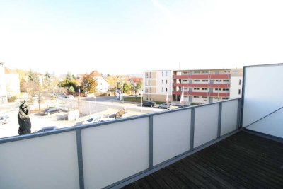 NEU!  Große 2-Zi.-Whg. * EBK gg Ablöse möglich * Keller + Balkon