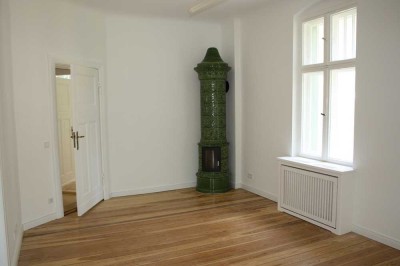 Wohnen "im" UNESCO  Weltkulturerbe: 4-Zi.-Altbau an Glienicker Brücke