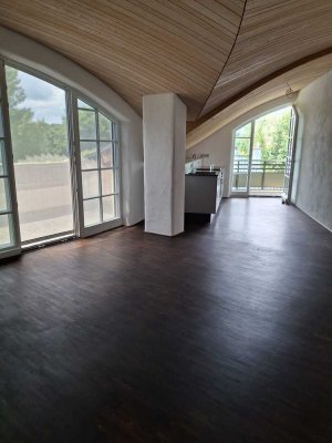 Schondorf b. München Außergewöhnliche, lichtdurchflutete 2-Zimmer-Wohnung mit Dachterrasse u. Balkon