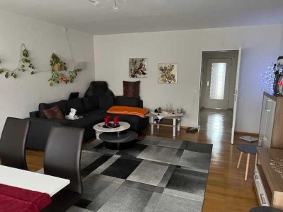 Gepflegte 3-Zimmer-Wohnung mit Balkon, Klimaanlage, Tiefgarage  und EBK in Bruchköbel