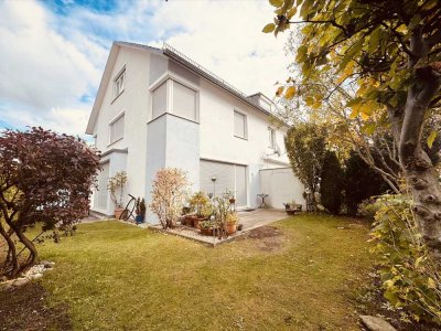 Eck-Reihenhaus mit Garage und Stellplatz in Gilching