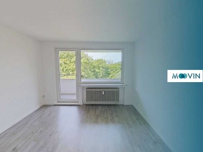 **Lichtdurchflutete 3-Zimmer-Wohnung mit Badewanne und Balkon**