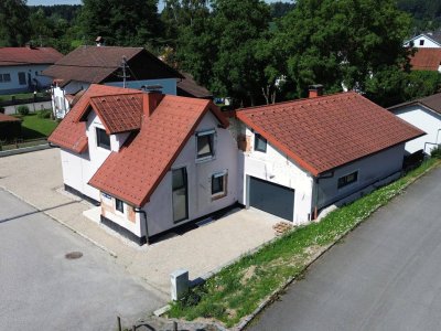 RESERVIERT! Renoviert, belagsfertig &amp; bereit für Ihre Ideen! Einfamilienhaus mit Garten, Sonnenterrasse und Doppelgarage in Timelkam - BIETERVERFAHREN