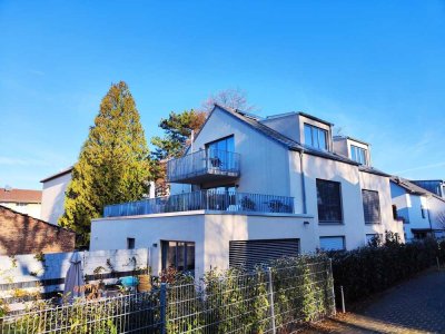 Exkl. Neubau, innerstädtisch, ruhig: 3-ZKB mit Terrasse und Garten