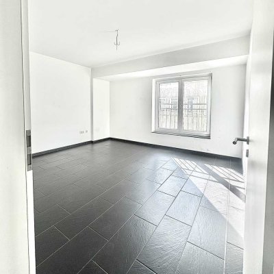 Exklusive 2,5 Zimmer Wohnung mit Eckbadewanne