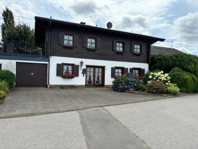 Charmantes Holzhaus in ländlicher Lage in Buch bei Kastellaun