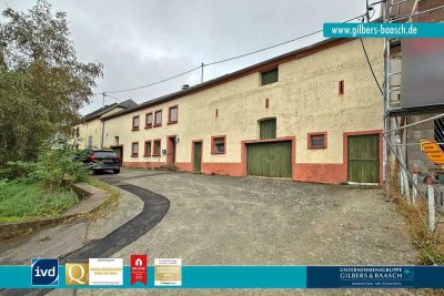 großzügiges Grundstück mit Bauernhaus, Scheune und Ausbaupotenzial