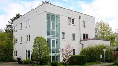 Helle 2-Zimmerwohnung mit Wintergarten im 2. Obergeschoss und in ruhiger Wohnlage – Berlin-Buckow