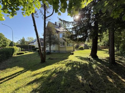 PROVISIONSFREI: Dreifamilienhaus zur Sanierung mit zusätzl. Baurecht für bis zu 740 m² Wohnfläche
