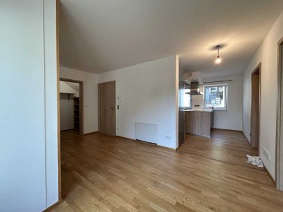 Stilvolle, vollständig renovierte 3,5-Zimmer-Wohnung mit Terasse und Einbauküche in Traunstein