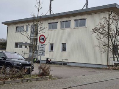 Frei     2 Einzelzimmer in einer 3-WG