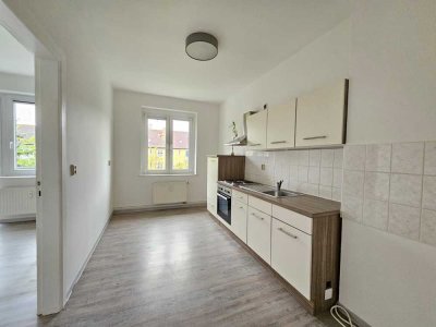 2-Zimmer-Wohnung mit EBK, modernem Bad, Balkon