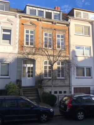 Charmante Altbauwohnung im Hochparterre mit Gartenanteil