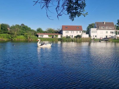 Haus Am See großes Grundstück mit Haus und Privatsee