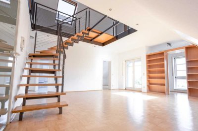 Lichtdurchflutete Maisonettewohnung mit Galerie und Loggia im Zentrum von Schifferstadt.