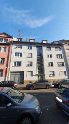Vollständig renovierte 3-Zimmer-Wohnung mit Balkon in 76185, Karlsruhe