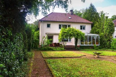 Geräumiges, preiswertes und gepflegtes 7-Zimmer-Einfamilienhaus mit geh. Innenausstattung