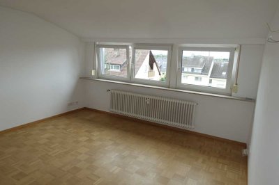 helle, modernisierte 1-Zimmer-Dachgeschosswohnung mit Pantryküche in Filderstadt