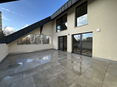 Erstbezug mit Balkon und EBK: Stilvolle 3,5-Raum-Maisonette-Wohnung mit lux. Innenausstattung